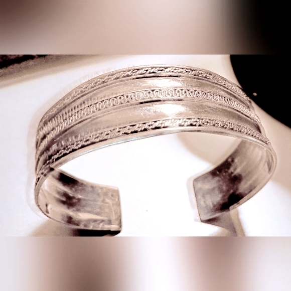 Vintage Native Navajo Sterling Silver 9.25 Cuff Design Pattern Bracelet. - Picture 4 of 7